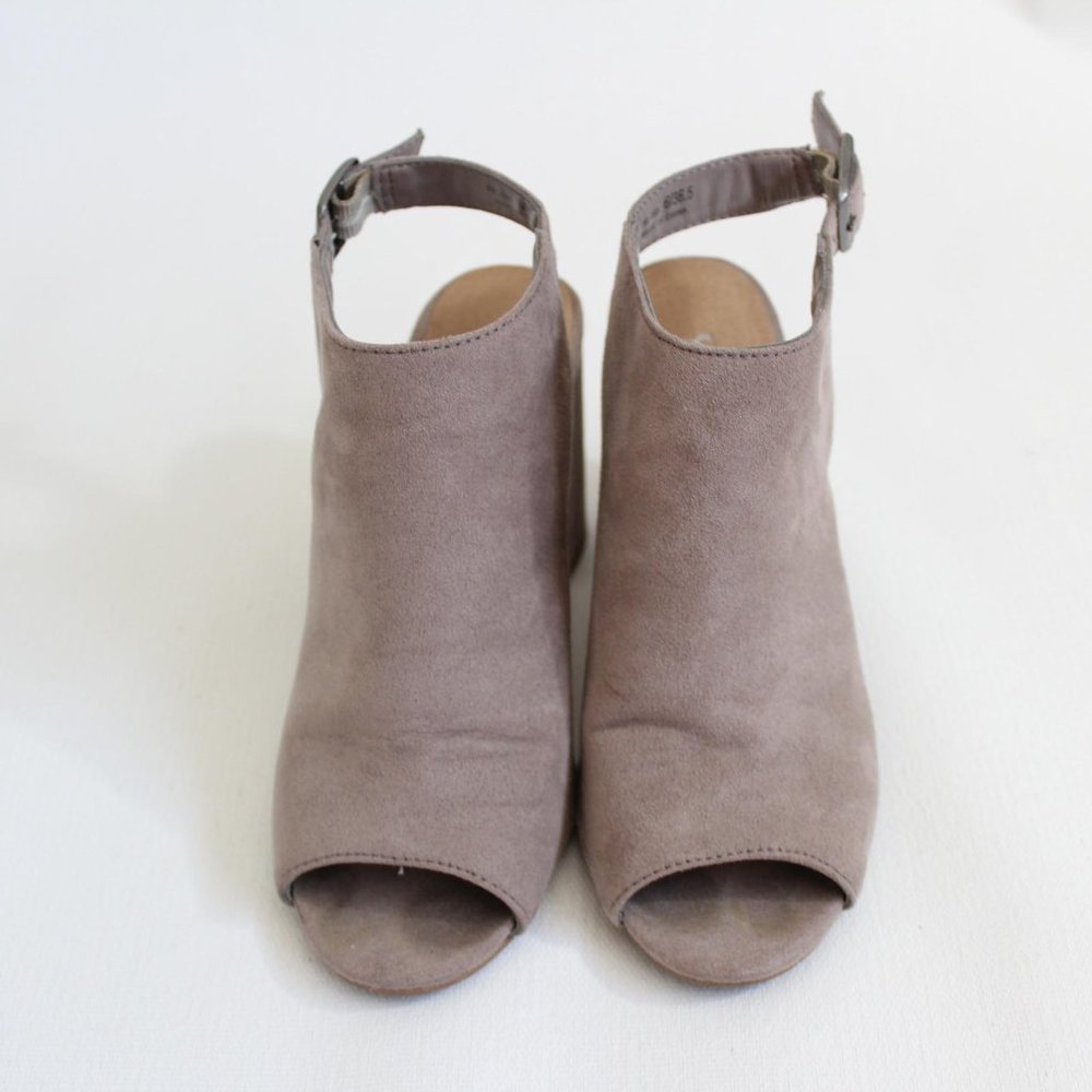 CL by Laundry Bestie Sandals Open Toe Faux Suede - Picture 3 of 8